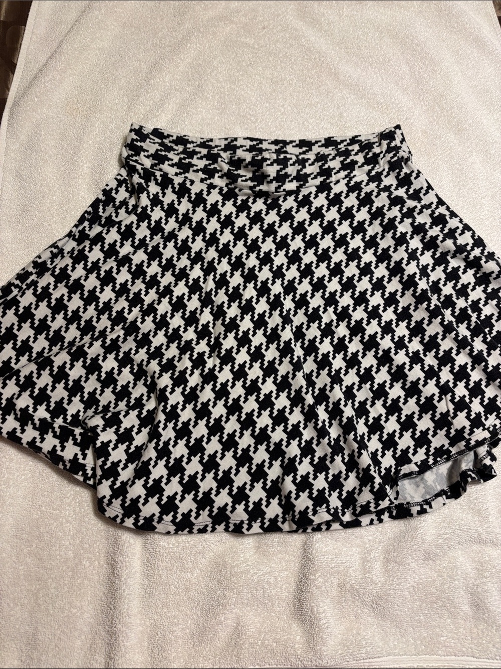 Black & White Houndstooth Skater Skirt